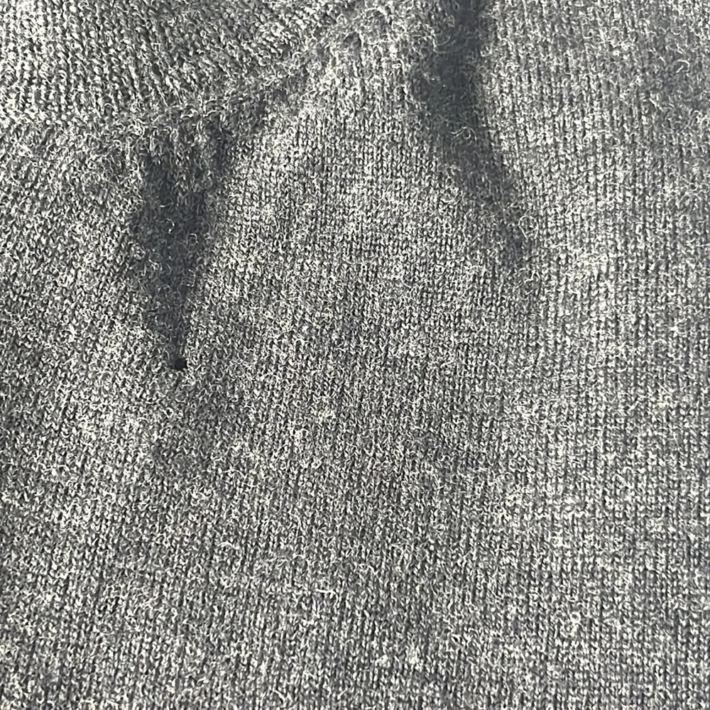 J.Crew Men's XL 100% Merino Wool V-Neck Sweater Vest Gray Flawed Fits Large